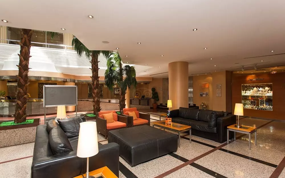 لابی هتل الگانس اینترنشنال مارماریس